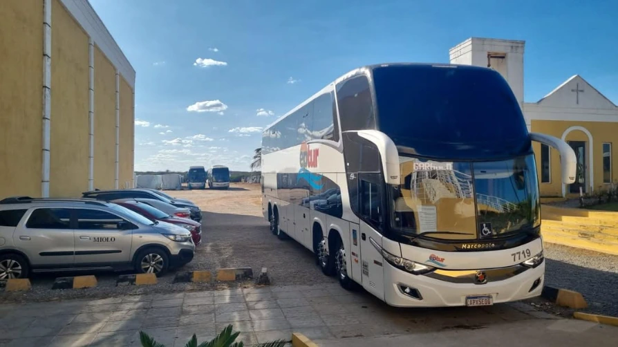 Ônibus EPTUR durante viagem em grupo